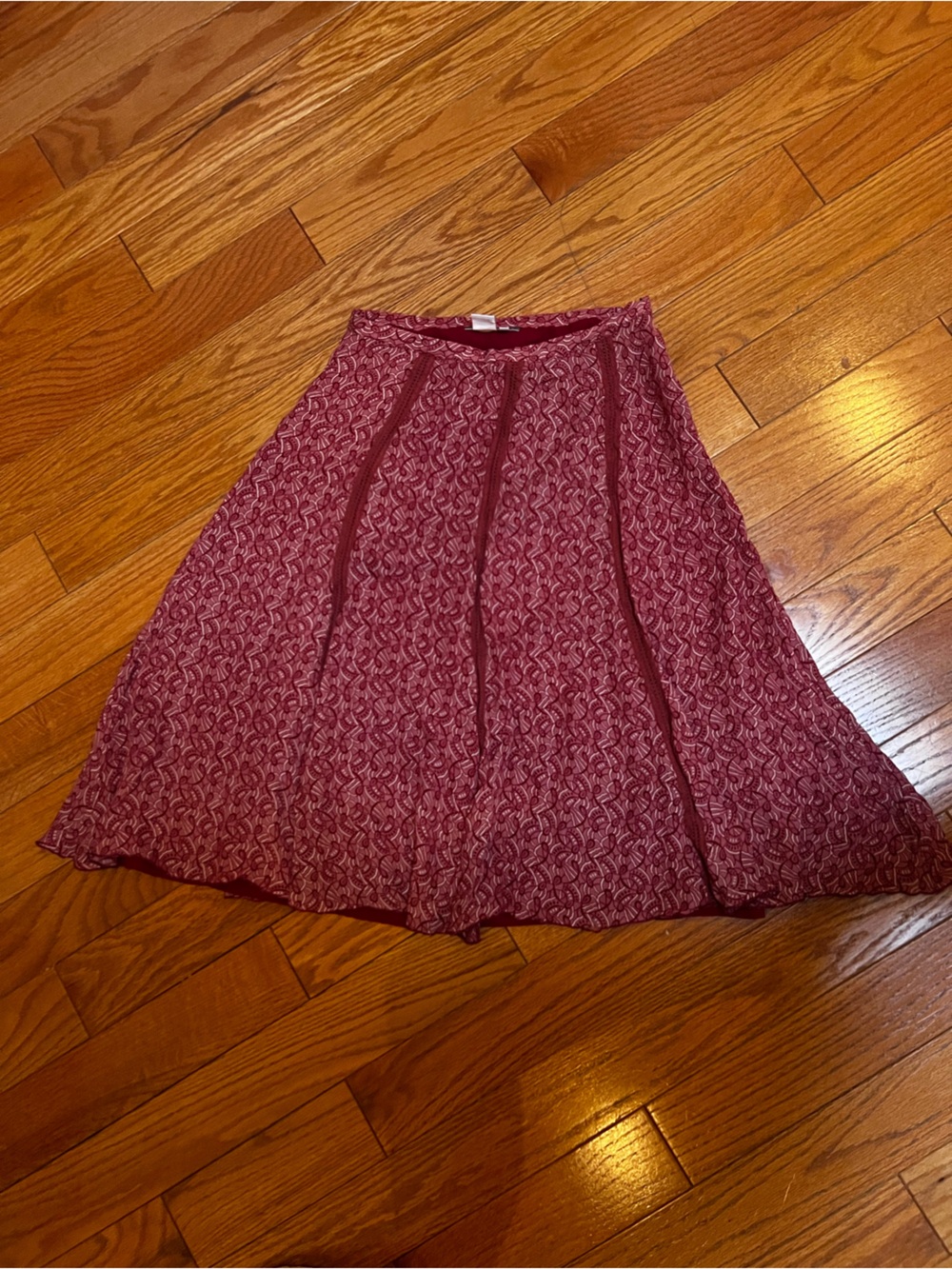 Isabella bird red Skirt size 6 silk lining